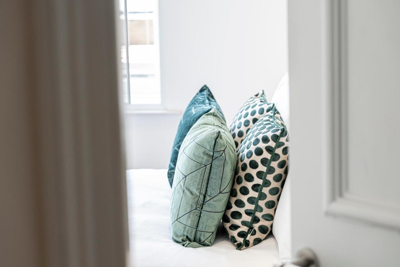 Stylish 1 Bed Flats In Soho, Next To Piccadilly Circus And Trafalgar Square London Ngoại thất bức ảnh