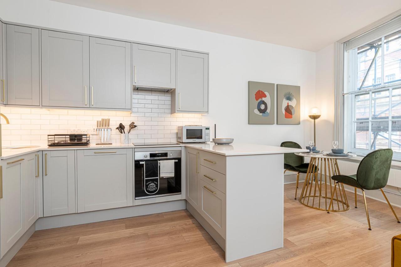 Stylish 1 Bed Flats In Soho, Next To Piccadilly Circus And Trafalgar Square London Ngoại thất bức ảnh